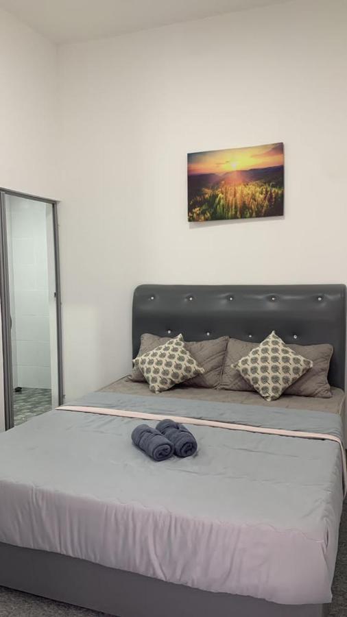 Euc Room Stay Tuaran Екстер'єр фото