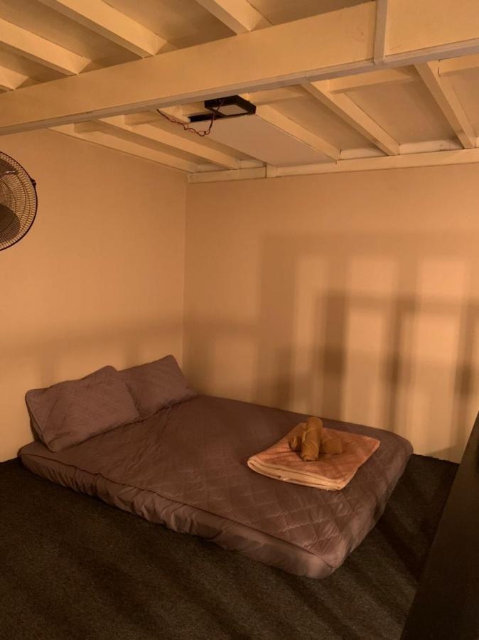 Euc Room Stay Tuaran Екстер'єр фото